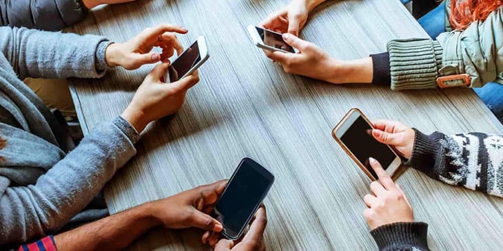 📱 Գաջեթներն արդեն փոխում են մարդու կմախքը. ինչ են ասում գիտնականները